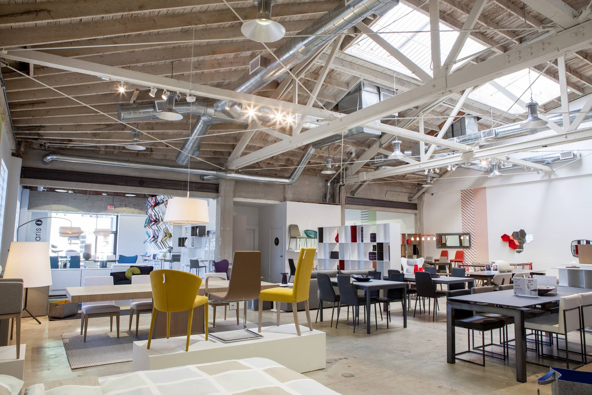 New Modern Contemporary Furniture Store Showroom in Los Angeles Kicks